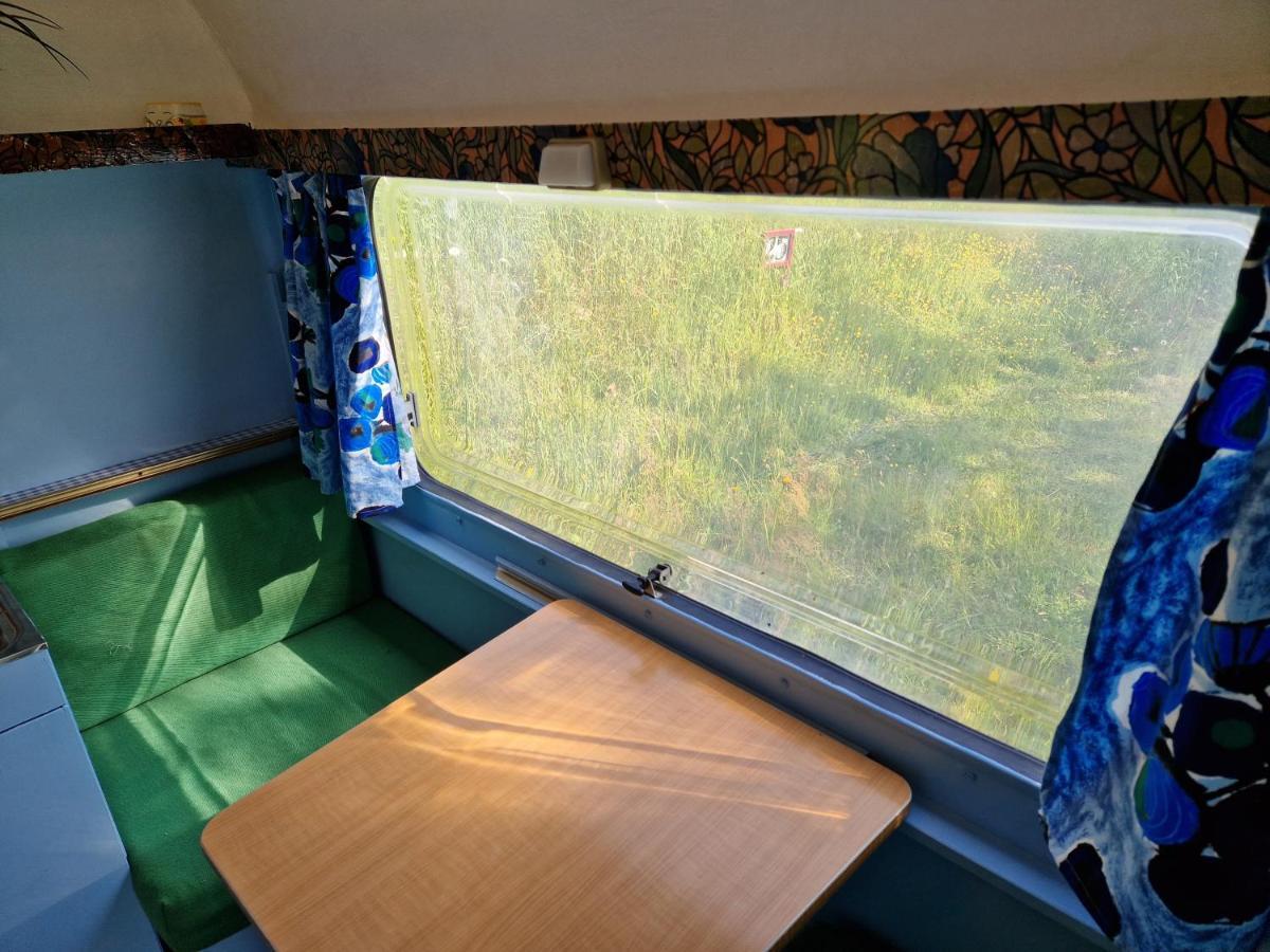 Camping La Foret Du Morvan Vintage Caravan Larochemillay 外观 照片